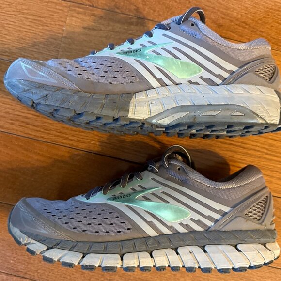 Brooks Ariel 18 Women's Size 8.5 Grey and Green - Worn a Few Times - Picture 5 of 7